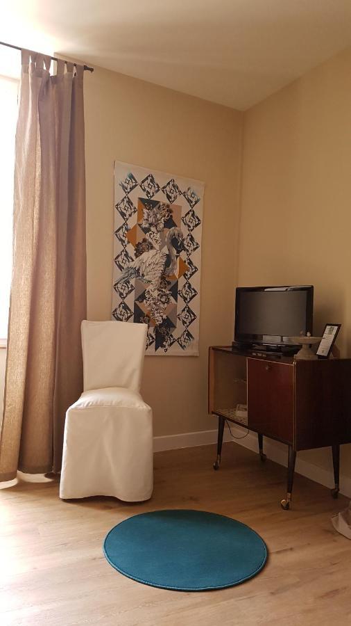 Chambres D'Hotes Du Tilleul Nanteuil-en-Vallee Bagian luar foto