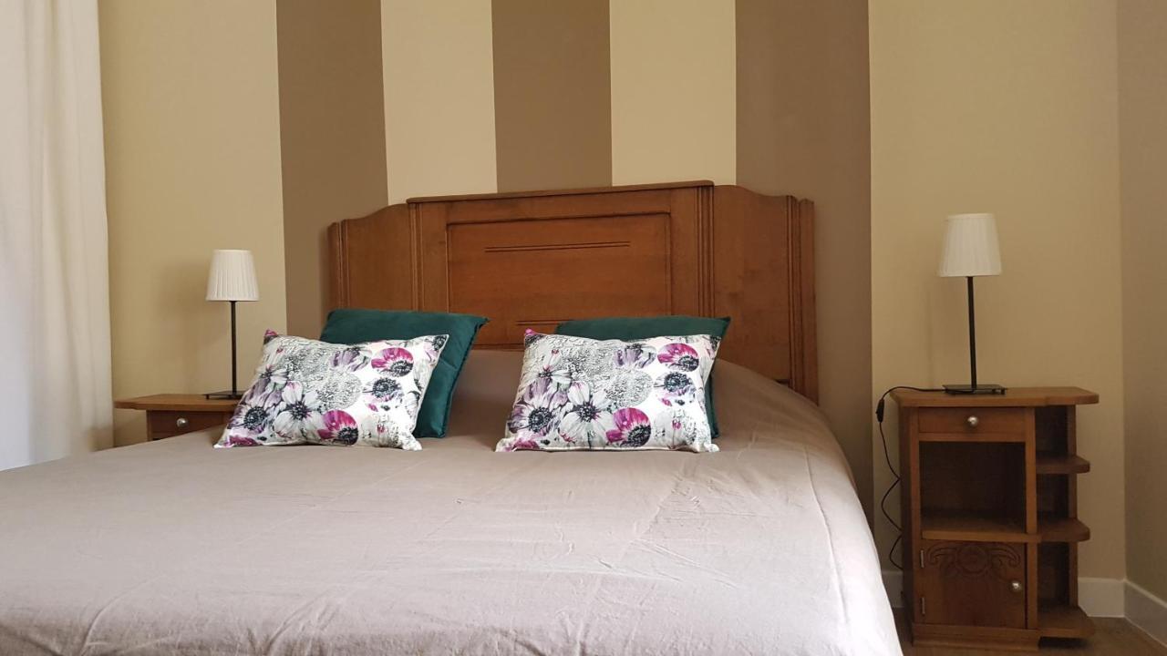 Chambres D'Hotes Du Tilleul Nanteuil-en-Vallee Bagian luar foto